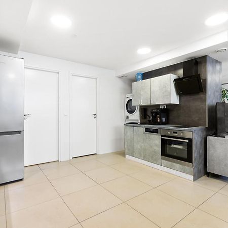 Sirena Apartment - Self Check-In And Free Parking Talin Exterior foto