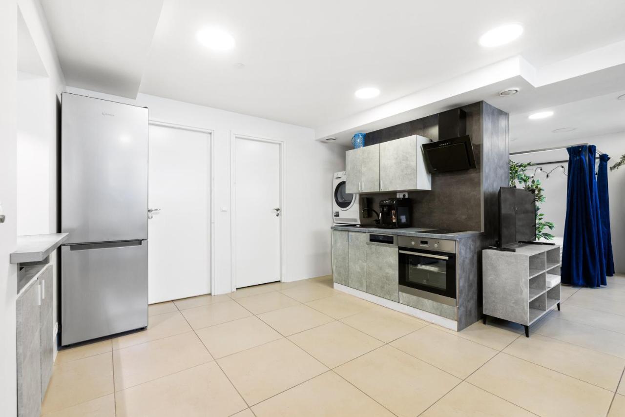 Sirena Apartment - Self Check-In And Free Parking Talin Exterior foto