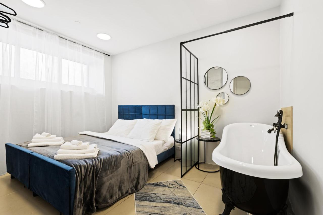 Sirena Apartment - Self Check-In And Free Parking Talin Exterior foto